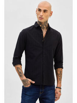Snitch - Black Slim Fit Stripes Shirt