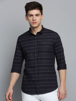 SHOWOFFFF - Mens Spread Collar Black Self Design Shirt