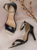 Black color option, Currently selected