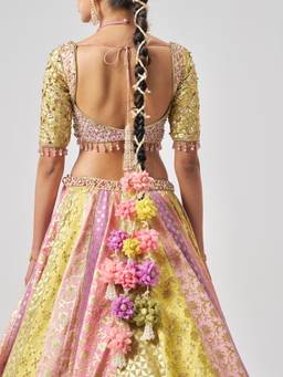 TONOTO - Rose Floral Parandi