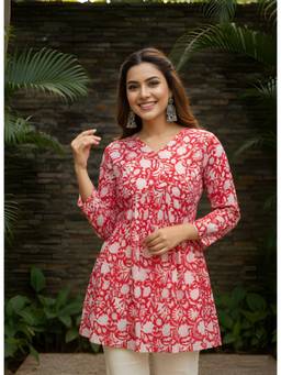 FLOSIVE - Women Floral Printed Fit and Flare Tunic