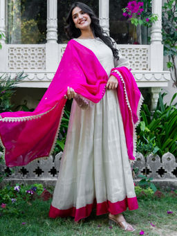 HOUSE OF JAMOTI - Ivory Lace Work Anarkali Pant with Dupatta