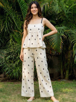 HOUSE OF JAMOTI - Off White Embroidered Co-Ord Set