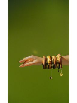 DaMAK - Woodsea Gold Bangles Pack of 16