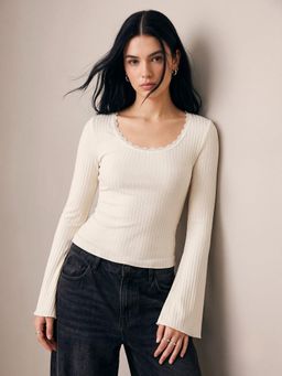 Outzidr - Off White Scoop Neck Top With Lace Inserts