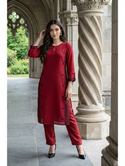 W - Maroon Keyhole Neck Straight Kurta