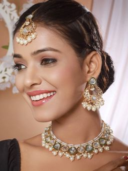 Aatmana - Gold-Plated White Kundan-Studded And Pearl Beaded Choker Jewellery Set