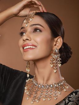 Aatmana - Gold Plated Stones Studded And Beaded Jewellery Set