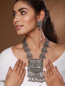 Aatmana - Oxidised Silver-Plated And Ghungroo Beaded Floral Jewellery Set