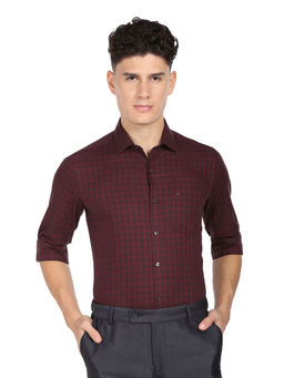 Arrow - Men Maroon Cutaway Collar Abstract Check Formal Shirt
