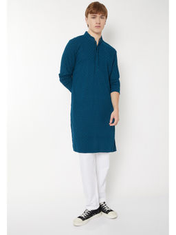 max - Men Embroidered Straight Kurta