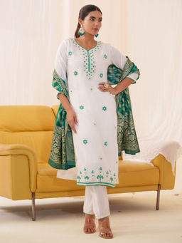 Suha - Women Green Embroidered Kurta with Pant & Dupatta