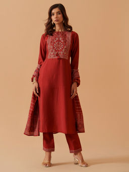 Suha - Maroon Colour Roman Silk Kurta & Pant With Dupatta