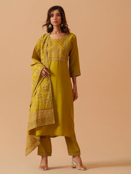 Suha - Green Colour Roman Silk Kurta & Pant With Dupatta
