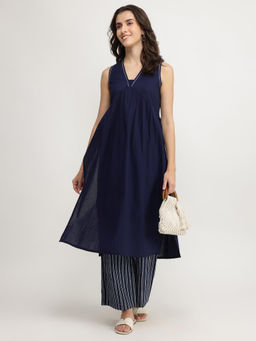 Pink Fort - Cotton Solid And Striped Kurta With Pant - Navy Blue