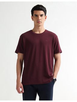 Arrow Newyork - Men Maroon Textured Regular Fit T-shirt