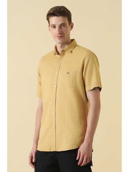 Allen Solly - Men Yellow Classic Fit Solid Half Sleeves Casual Shirt