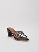 Black color option, Sold out, Currently selected