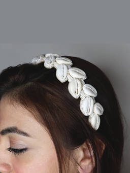 Label Pooja Rohra - White Cecilia Headband