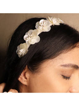 Label Pooja Rohra - White Anna Headband