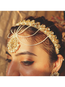 Label Pooja Rohra - Gold Amaara Headband with Maangtika