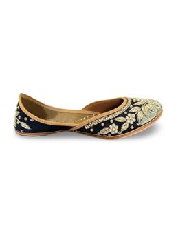 Devano - Women Saanjh Black Embroidery Juttis