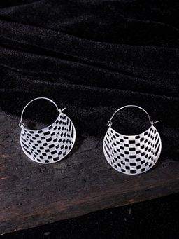Studio One Love - Checkered Beauty Earrings Made of Brass in Silver Color