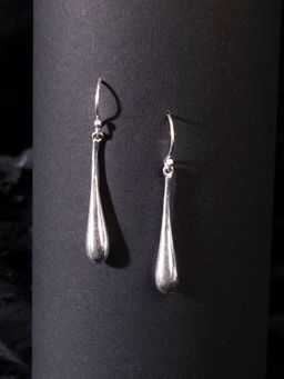 Studio One Love - Petal Pusher Earrings Made of Brass in Gold Color