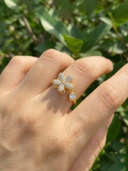 Designs & You - Gold Plated Star Shaped Rotatable Adjustable Ring