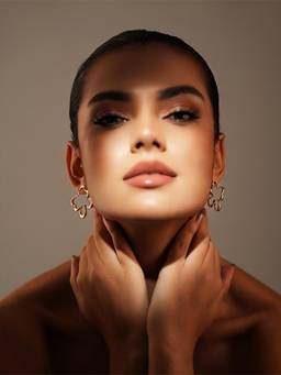VARNIKA ARORA - Flutter Studs Earrings