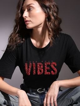 VERO MODA - Black Typographic T-Shirt