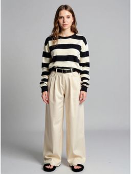 Outzidr - Off White Wide Leg Pleated Street Style Pant