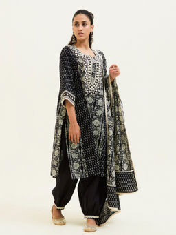 Jaipur Kurti - Handblock Printed Black Embroidered Kurta Salwar with Dupatta (Set of 3)