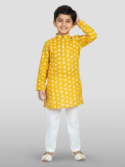 Vastramay - Yellow Cotton Linen Full Sleeves Kurta With Pyjama