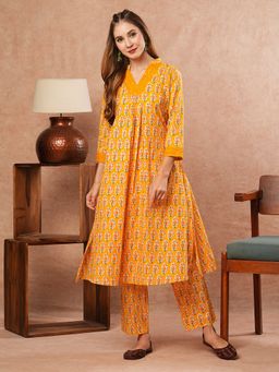 FASHOR - Ethnic Sequence Floral Print Kurta With Pant - Yellow (Set of 2)