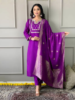 Odette - Women's Purple Cotton Embroidered Kurta With Pant & Dupatta