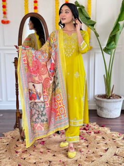 Odette - Women's Yellow Silk Embroidered Kurta With Pant & Dupatta