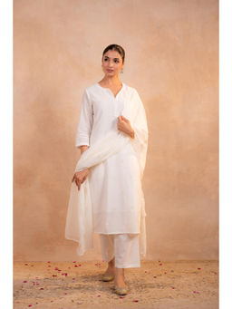 Juniper - Off-white Grace Minimal Embroidered Kurta With Pant & Dupatta