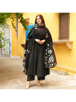 Urbanstree - Vrinda Women's Hand Painted Solid Anarkali With Pant & Dupatta