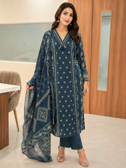 Vastramyaa - Women's Pure Cotton Printed Teal Blue Kurta With Pant & Dupatta