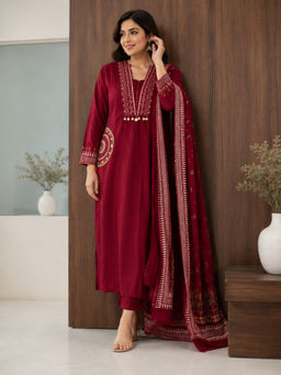 Vastramyaa - Women's Pure Cotton Embroidered Maroon Kurta With Pant & Dupatta