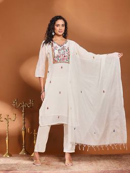 MEENA BAZAAR - Women Cream Embroidered V-Neck Kurta with Pant and Dupatta