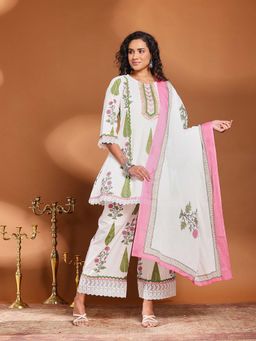 MEENA BAZAAR - White Floral Print Round Neck Kurta with Pant and Dupatta