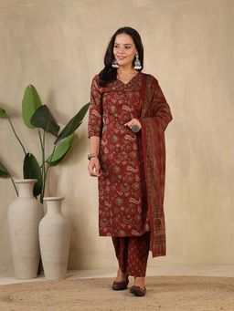 MEENA BAZAAR - Maroon Printed V-Neck Kurta with Pant and Dupatta