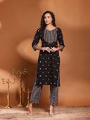 Black color option, Sold out, Currently selected