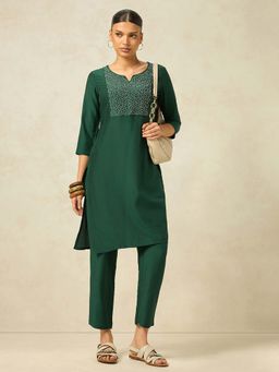 HRITIKA - Women Green Embroidered Round Neck Kurta with Pant