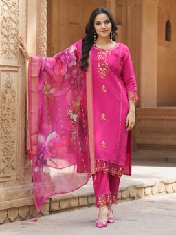 VredeVogel - Pink Silk Blend Women Kurta with Pant and Dupatta