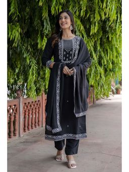 VredeVogel - Silk Blend Women Black Kurta with Pant and Dupatta