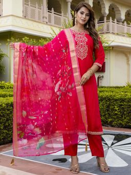 VredeVogel - Women Pink Kurta with Pant and Dupatta