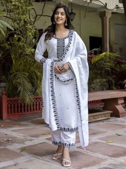 VredeVogel - Silk Blend White Women Kurta with Pant and Dupatta
